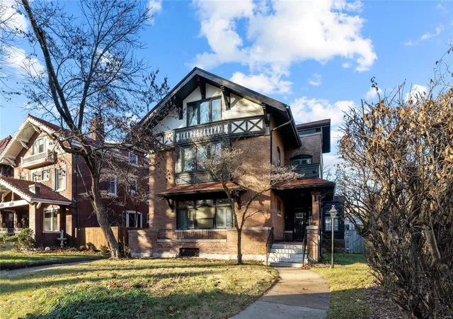 3rd image of 6203 Washington Ave, University City, MO 63130 | MLS# 24076556