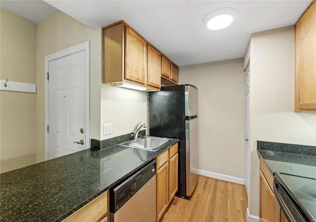 Listing Photo 5 - Condo for sale in building located at 5635 Waterman Blvd, St. Louis, MO 63112 - Unit #3NE