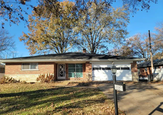 Photo 1 of Single family home for sale at 2937 Chevron Dr, Saint Louis, MO 63125 | MLS# 24076810 | Listing updated on 2024-12-19