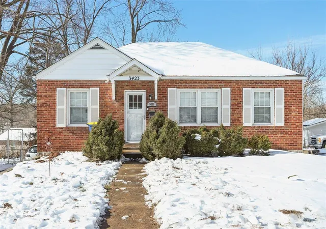 Photo 1 of Single family home for sale at 3423 Westridge Ln, Saint Ann, MO 63074 | MLS# 24076844 | Listing updated on 2025-01-18