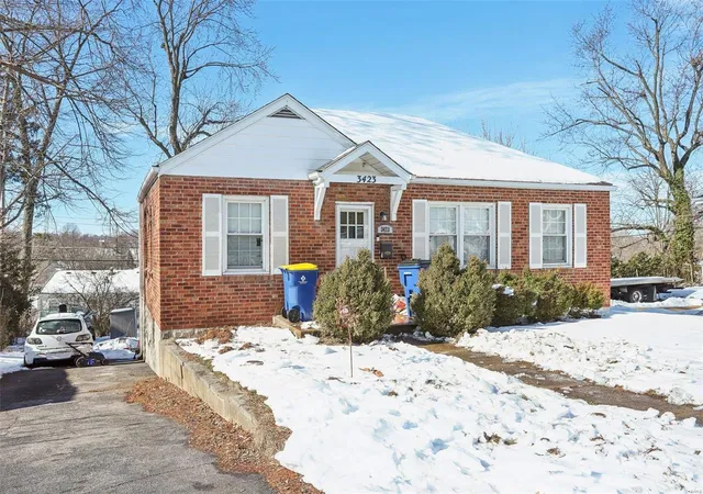 Photo 2 of Single family home for sale at 3423 Westridge Ln, Saint Ann, MO 63074 | MLS# 24076844 | Listing updated on 2025-01-18