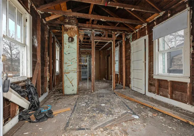 Photo 2 of Single family home for sale at 216 N 10th Street, Saint Charles, MO 63301 | MLS# 24077064 | Listing updated on 2024-12-28