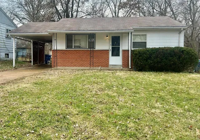 Photo 1 of Single family home for sale at 10051 Winkler Dr, Saint Louis, MO 63136 | MLS# 24077123 | Listing updated on 2024-12-21