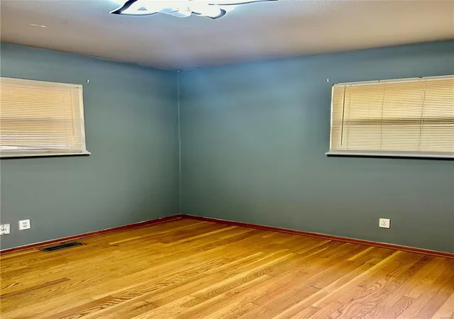 Photo 3 of Single family home for sale at 10051 Winkler Dr, Saint Louis, MO 63136 | MLS# 24077123 | Listing updated on 2024-12-21