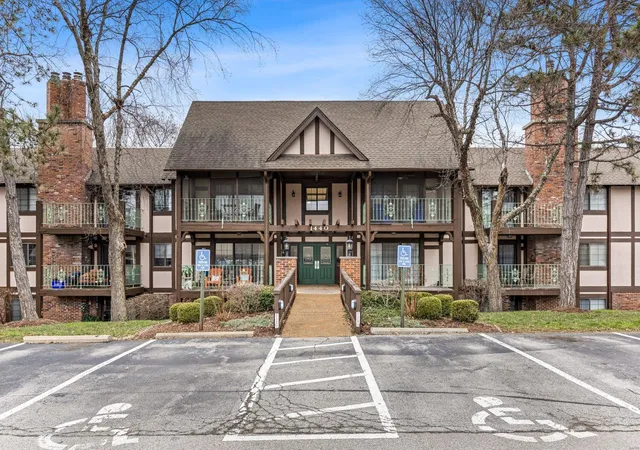 Photo 1 of Condo for sale at 1440 Heritage #204, Saint Charles, MO 63303 | MLS# 24077191 | Listing updated on 2024-12-23