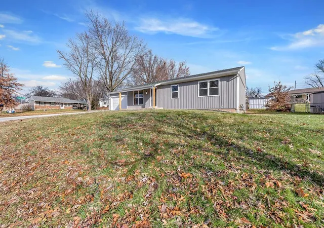 Photo 2 of Single family home for sale at 1712 Pebble Brk, O Fallon, MO 63366 | MLS# 24077253 | Listing updated on 2024-12-23