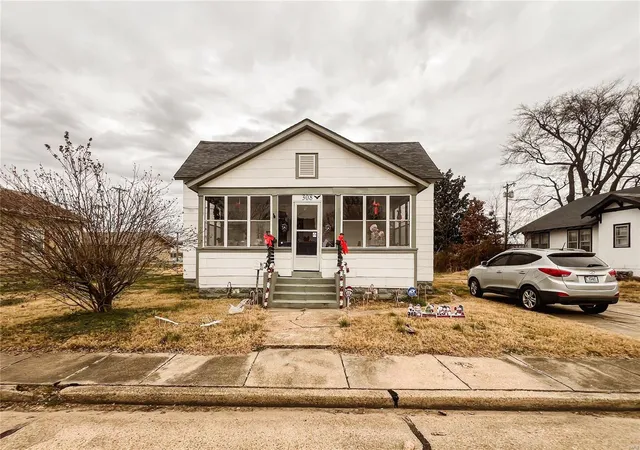 Photo 1 of Single family home for sale at 308 Greer Ave, Sikeston, MO 63801 | MLS# 24077376 | Listing updated on 2025-03-19