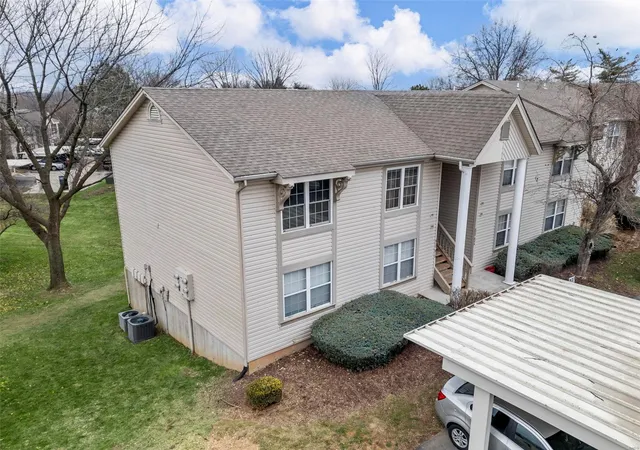 Photo 2 of Condo for sale at 808 Sugar Valley Ct #6, Saint Peters, MO 63376 | MLS# 24078421 | Listing updated on 2025-03-10