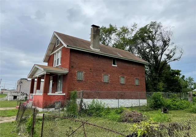 Photo 3 of Single family home for sale at 5021 Union Blvd, Saint Louis, MO 63115 | MLS# 24078453 | Listing updated on 2024-12-26
