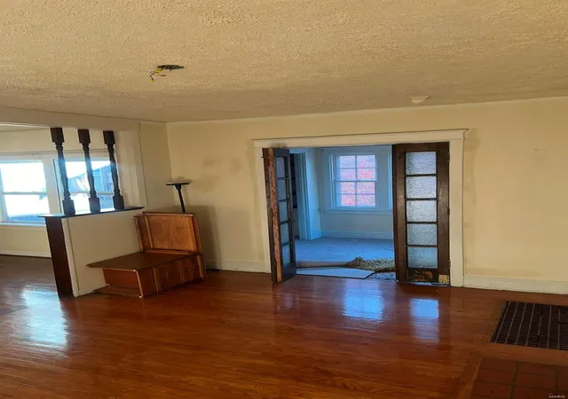 4th image of 7618 Springdalr Dr, Saint Louis, MO 63121 | MLS# 24078465