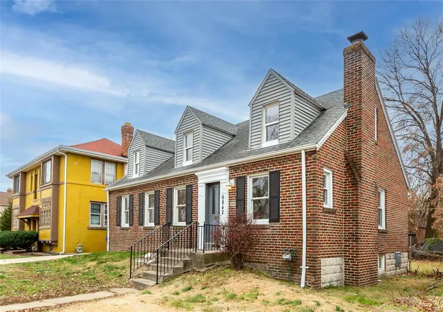 Photo 1 of Single family home for sale at 6842 Roberts Ave, Saint Louis, MO 63130 | MLS# 24078533 | Listing updated on 2024-12-27