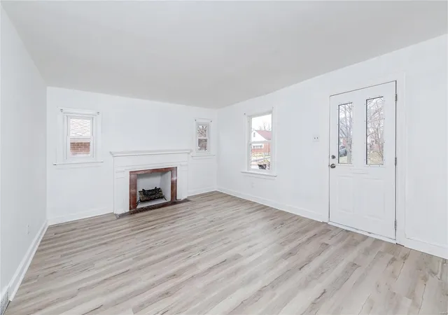 Photo 3 of Single family home for sale at 6842 Roberts Ave, Saint Louis, MO 63130 | MLS# 24078533 | Listing updated on 2024-12-27