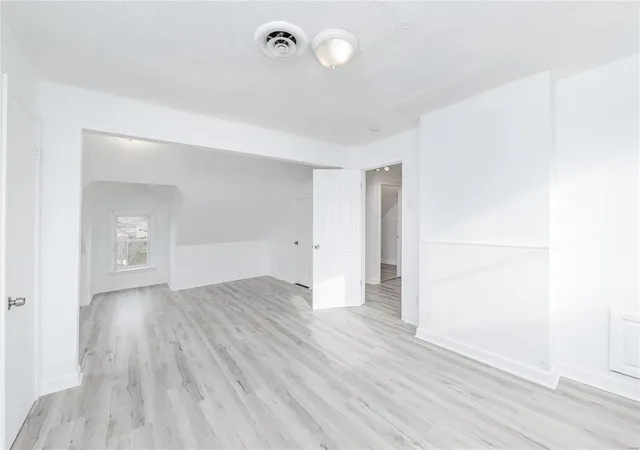 Photo 4 of Single family home for sale at 6842 Roberts Ave, Saint Louis, MO 63130 | MLS# 24078533 | Listing updated on 2024-12-27