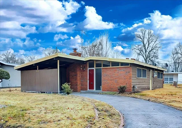 Photo 1 of Single family home for sale at 6716 St Olaf Dr, Saint Louis, MO 63134 | MLS# 24078562 | Listing updated on 2024-12-28