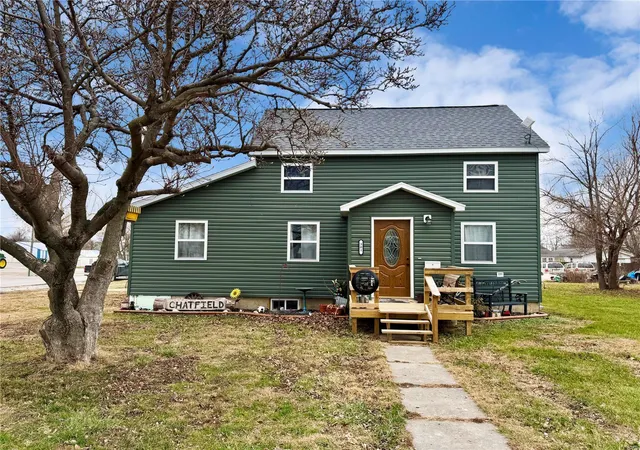 Photo 2 of Single family home for sale at 301 W Summer St, Monroe City, MO 63456 | MLS# 24078582 | Listing updated on 2025-03-19
