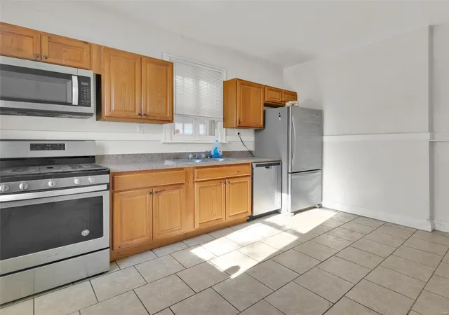 Photo 3 of Single family home for sale at 3860 Neosho St, Saint Louis, MO 63116 | MLS# 24078596 | Listing updated on 2025-03-18