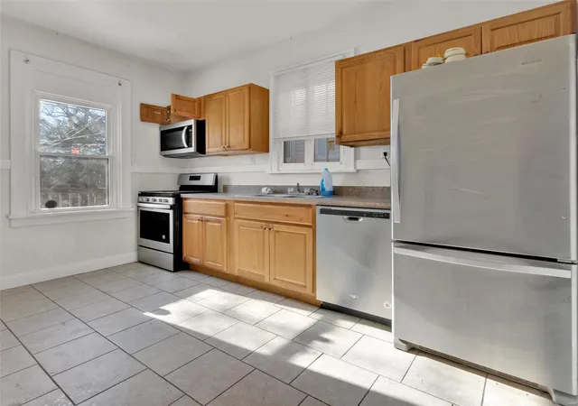 Photo 4 of Single family home for sale at 3860 Neosho St, Saint Louis, MO 63116 | MLS# 24078596 | Listing updated on 2025-03-18