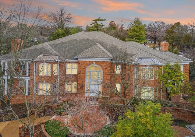 Photo 1 of Condo for sale at 9019 Sedgwick Pl Dr, Saint Louis, MO 63124 | MLS# 24078598 | Listing updated on 2025-01-05