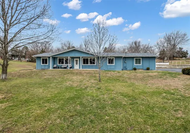 Photo 1 of Single family home for sale at 421 Lake Shore Dr, Saint Clair, MO 63077 | MLS# 24078652 | Listing updated on 2025-01-05