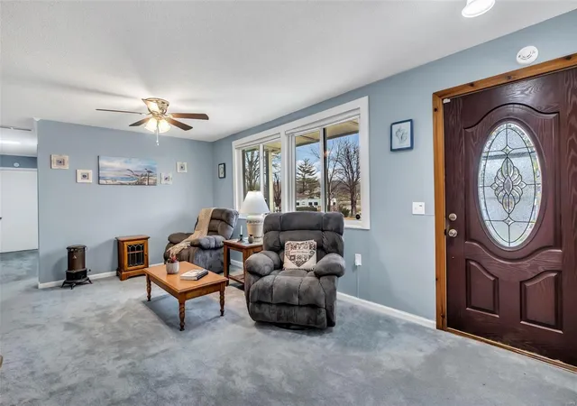 Photo 3 of Single family home for sale at 421 Lake Shore Dr, Saint Clair, MO 63077 | MLS# 24078652 | Listing updated on 2025-01-05