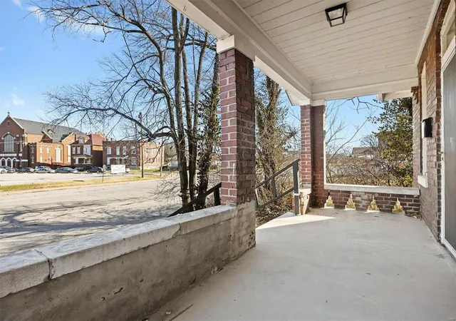 Photo 3 of Single family home for sale at 1404 Martin Luther King Dr, East Saint Louis, IL 62201 | MLS# 24078685 | Listing updated on 2024-12-29