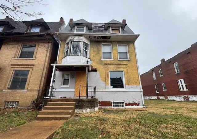 Photo 1 of Sale Pending at 5059 Cates Ave, Saint Louis, MO 63108 | MLS# 24078720 | Listing updated on 2025-03-17