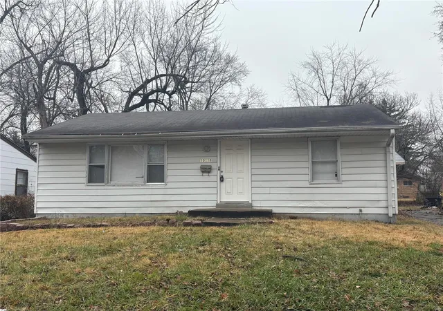 Photo 1 of Single family home for sale at 10118 Duke Dr, Saint Louis, MO 63136 | MLS# 24078742 | Listing updated on 2025-01-02