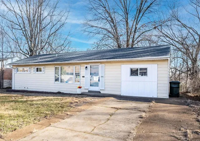 Photo 2 of Single family home for sale at 10144 Dellridge Ln, Saint Louis, MO 63136 | MLS# 24078876 | Listing updated on 2025-01-04