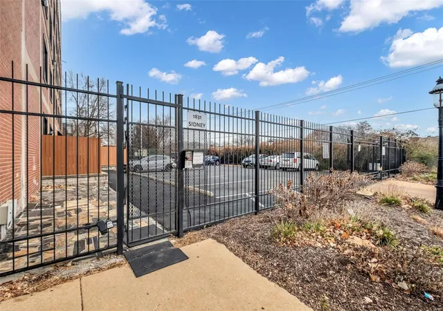 Listing Photo 5 - Condo for sale in building located at 1831 Sidney St, St. Louis, MO 63104 - Unit #J