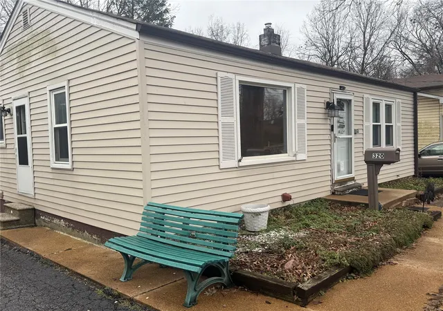 Photo 1 of Single family home for sale at 320 Geyer Rd, Saint Louis, MO 63122 | MLS# 24078938 | Listing updated on 2025-03-02