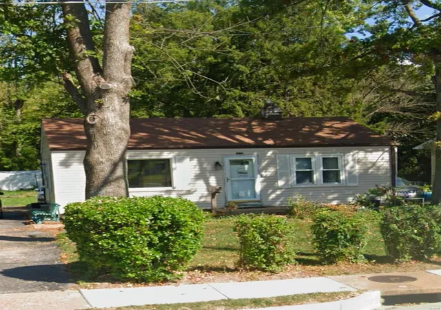 Photo 1 of Single family home for sale at 320 Geyer Rd, Saint Louis, MO 63122 | MLS# 24078938 | Listing updated on 2025-03-02