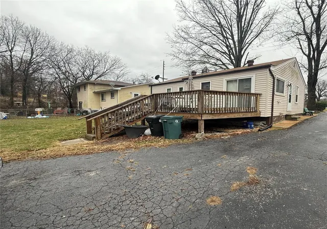 Photo 2 of Single family home for sale at 320 Geyer Rd, Saint Louis, MO 63122 | MLS# 24078938 | Listing updated on 2025-03-02