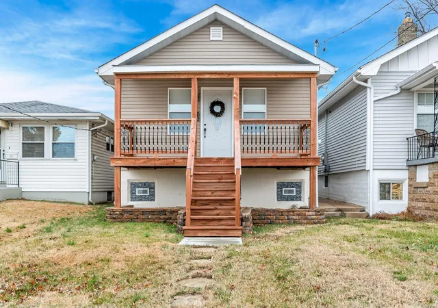Photo 2 of Single family home for sale at 3719 Koeln Ave, Saint Louis, MO 63116 | MLS# 24078966 | Listing updated on 2025-01-07