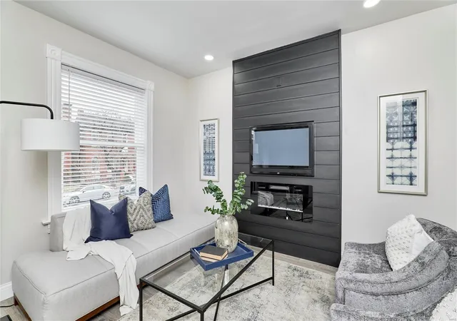 Photo 2 of Single family home for sale at 4122 Flad Ave, Saint Louis, MO 63110 | MLS# 25000010 | Listing updated on 2025-03-05