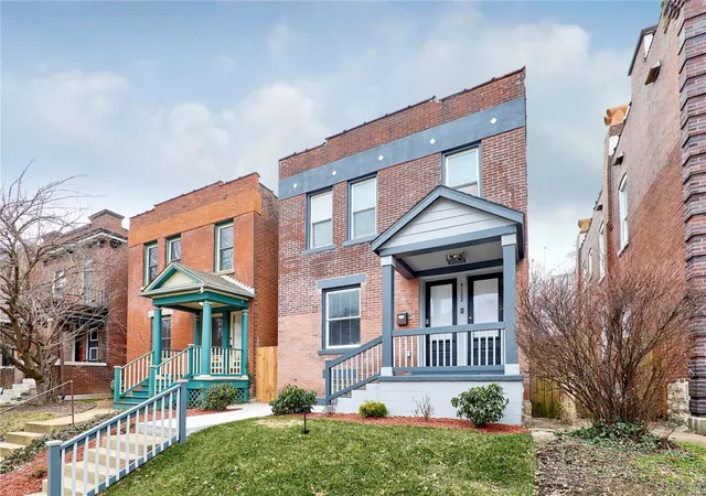 Photo 4 of Single family home for sale at 4122 Flad Ave, Saint Louis, MO 63110 | MLS# 25000010 | Listing updated on 2025-03-05