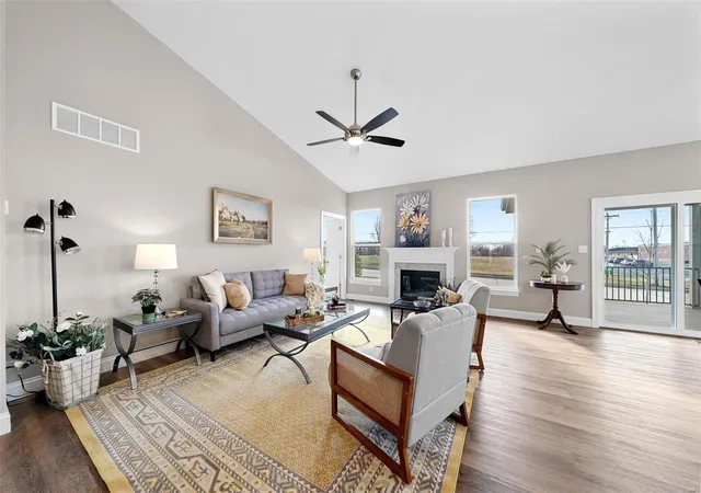 Photo 3 of Condo for sale at 110 Dardenne Pl Dr, O Fallon, MO 63368 | MLS# 25000159 | Listing updated on 2025-02-06