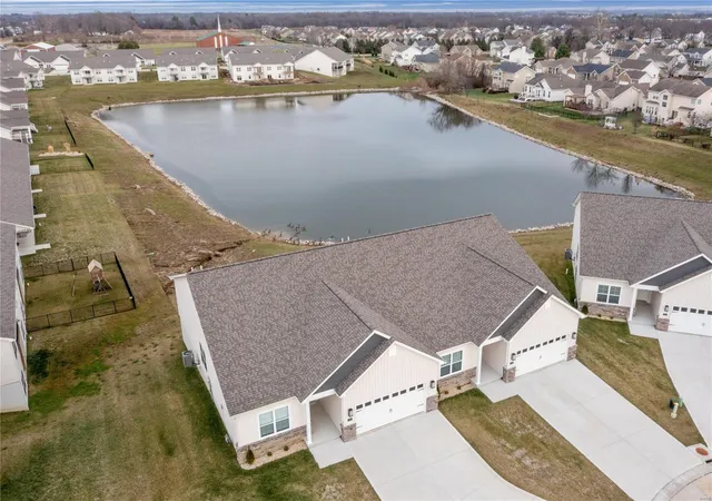 2nd image of 704 Applewood Creek Dr, Fairview Heights, IL 62208 | MLS# 25000192