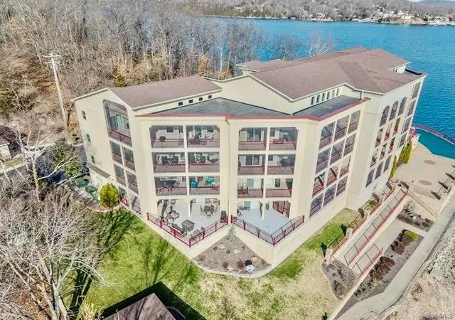 Photo 2 of Condo for sale at 3168 Twin Rivers Point, Camdenton, MO 65020 | MLS# 25000268 | Listing updated on 2025-01-12