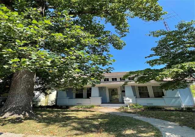 Photo 2 of Single family home for sale at 903 Kinzer St, Poplar Bluff, MO 63901 | MLS# 25000328 | Listing updated on 2025-01-05