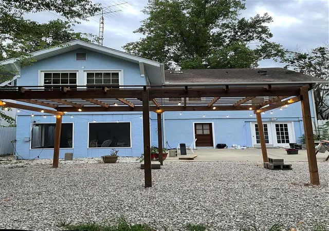 Photo 3 of Single family home for sale at 903 Kinzer St, Poplar Bluff, MO 63901 | MLS# 25000328 | Listing updated on 2025-01-05