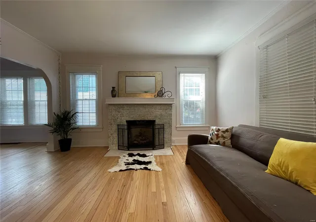 Photo 3 of Single family home for sale at 903 Kinzer St, Poplar Bluff, MO 63901 | MLS# 25000328 | Listing updated on 2025-01-05