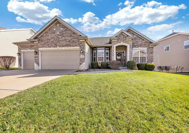 Photo 1 of Single family home for sale at 620 Wyndview Dr, Lake Saint Louis, MO 63367 | MLS# 25000365 | Listing updated on 2025-02-27