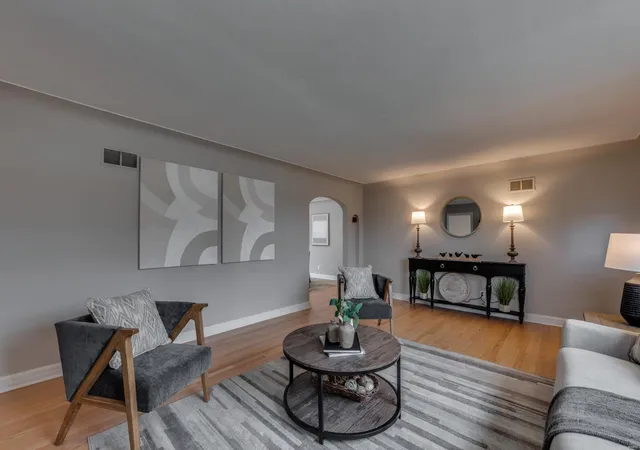 Photo 3 of Single family home for sale at 9836 Arv Ellen Dr, Saint Louis, MO 63123 | MLS# 25000399 | Listing updated on 2025-01-05