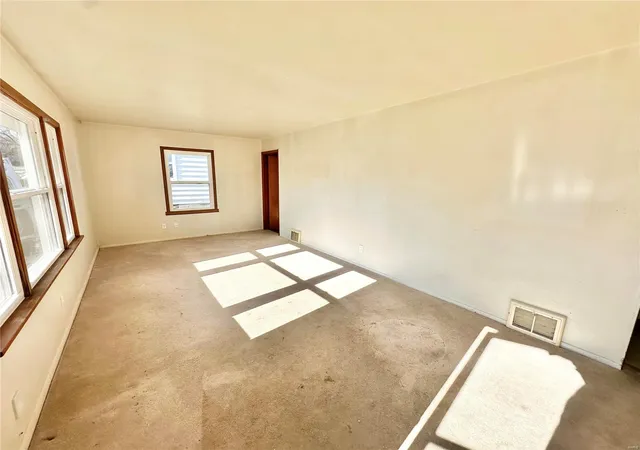 Photo 2 of Single family home for sale at 8847 Kathlyn Dr, Saint Louis, MO 63134 | MLS# 25000447 | Listing updated on 2025-01-05