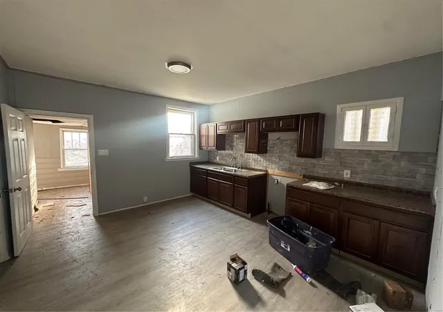 Photo 3 of Single family home for sale at 6728 Robbins Ave, Saint Louis, MO 63133 | MLS# 25000470 | Listing updated on 2025-01-07