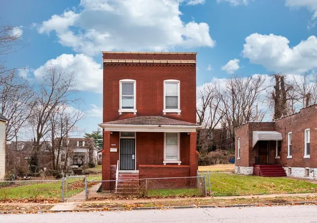 Photo 1 of Single family home for sale at 1116 Mclaran Ave, Saint Louis, MO 63147 | MLS# 25000476 | Listing updated on 2025-01-04