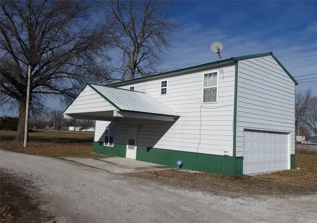 Photo 1 of Sale Pending at 203 Poplar Street, Montgomery City, MO 63361 | MLS# 25000480 | Listing updated on 2025-01-05