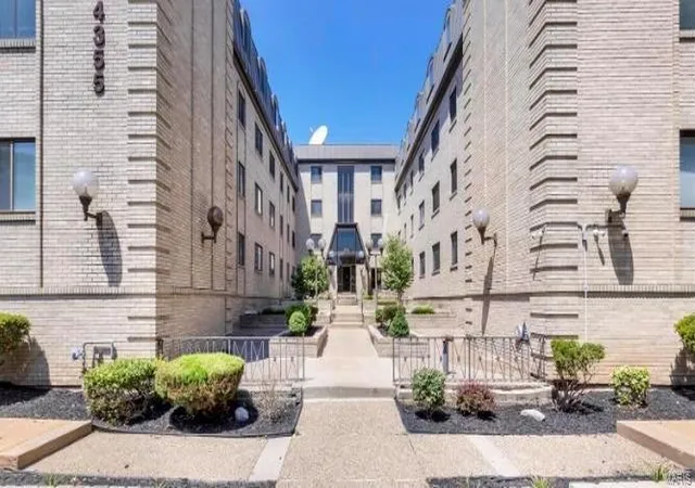 Photo 1 of Condo for sale at 4355 Maryland Ave #412, Saint Louis, MO 63108 | MLS# 25000484 | Listing updated on 2025-01-04