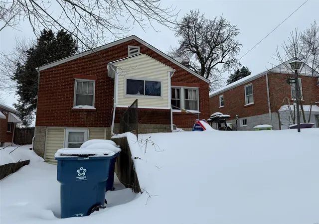 Photo 1 of Single family home for sale at 2618 Avie Dr, Saint Louis, MO 63136 | MLS# 25000514 | Listing updated on 2025-01-07