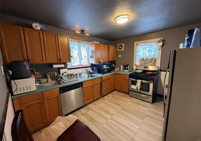 Photo 2 of Single family home for sale at 2618 Avie Dr, Saint Louis, MO 63136 | MLS# 25000514 | Listing updated on 2025-01-07